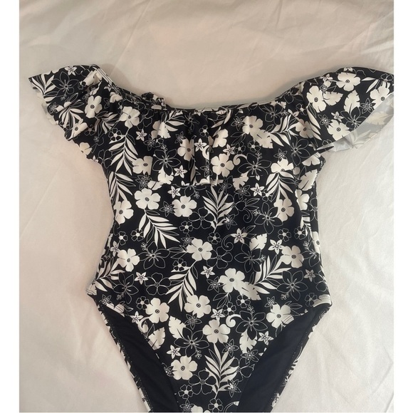 Cabana del Sol One Piece Floral Bathing Suit Size: L - Picture 4 of 11